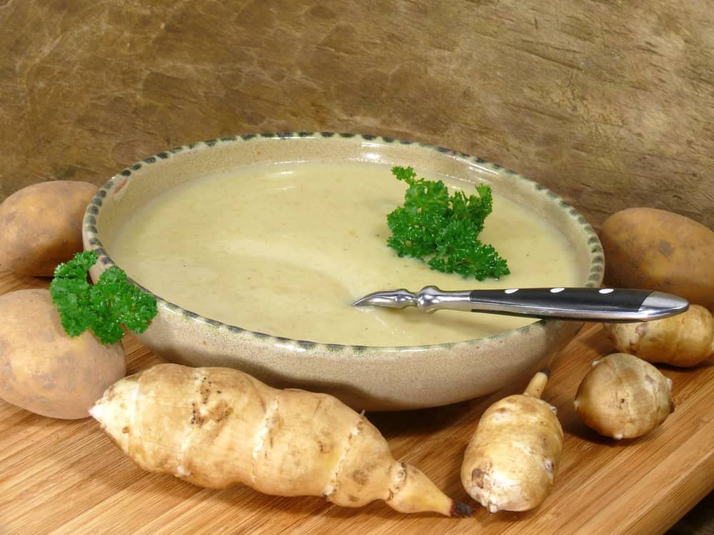 Topinambur-Kartoffel Suppe Ansicht creme Suppe mit Topinambur